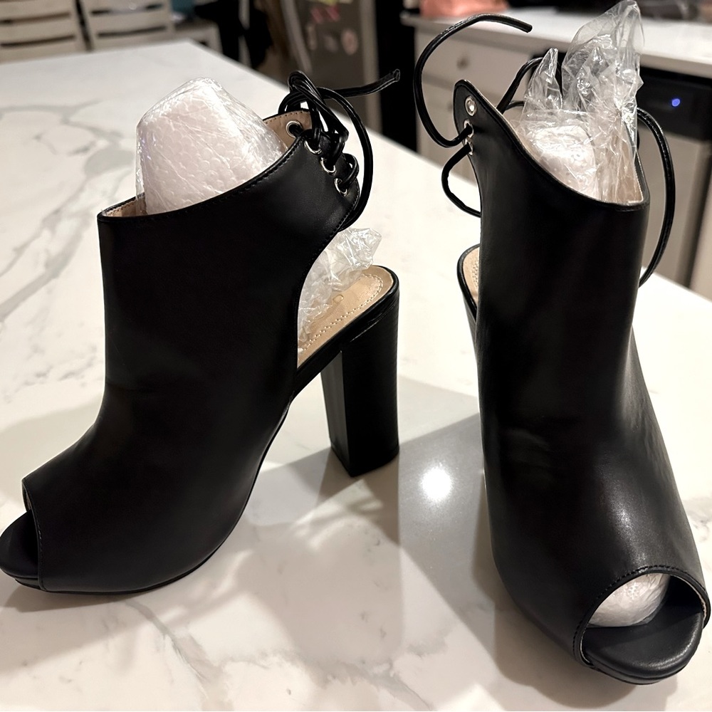 Lace Up Block Heel, Ankle Bootie, Size 6, Black